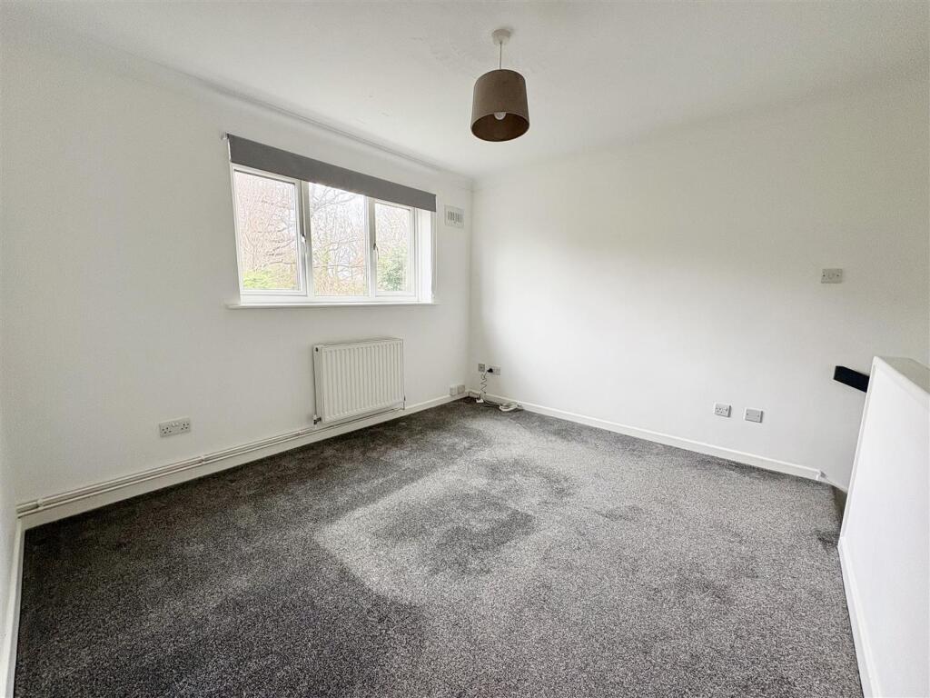 5. living rm.jpg
