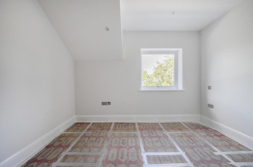 NES BEDROOM.jpg