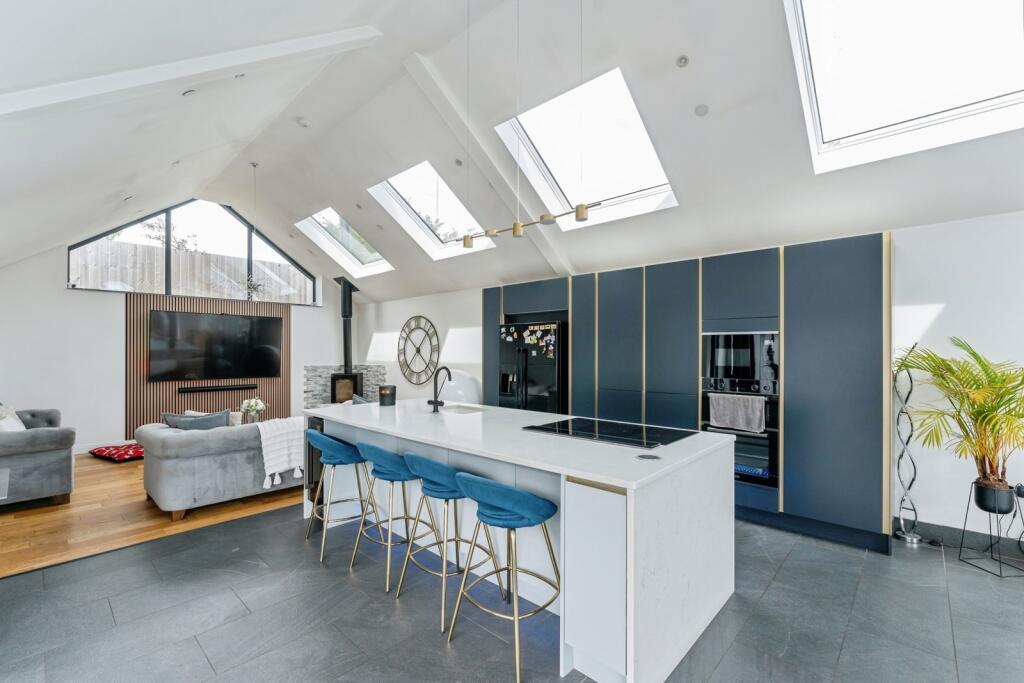 Kitchen/ Family Room