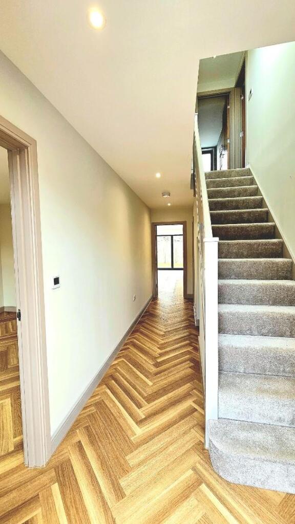 119 Bristol Road hall.jpg