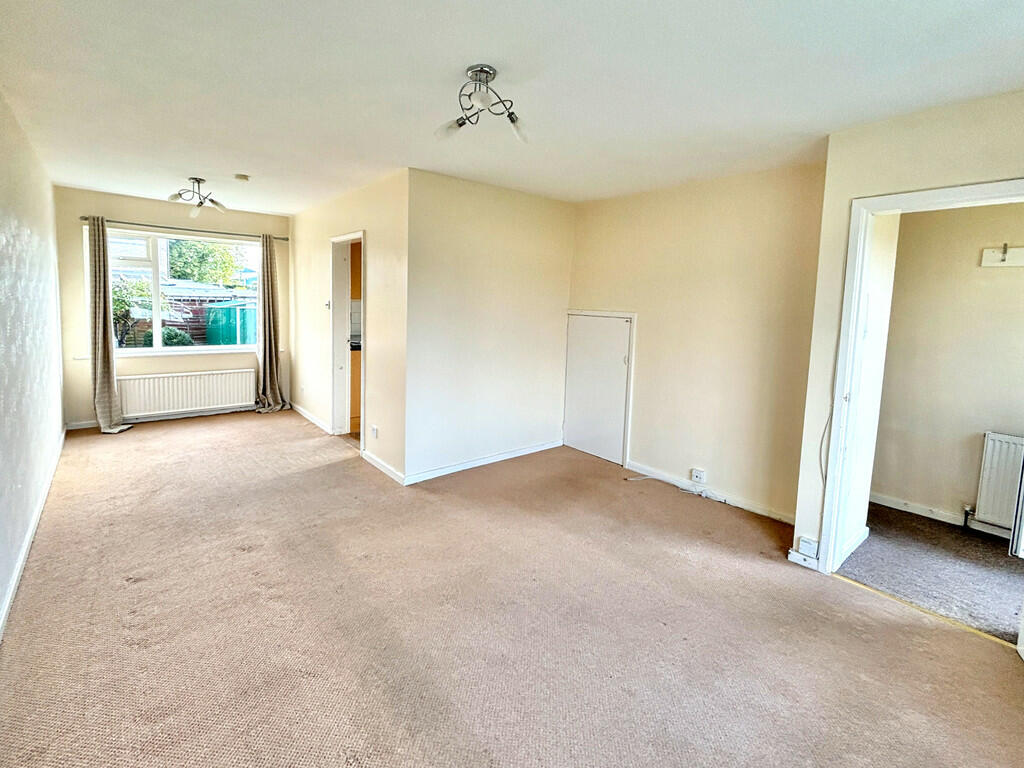 Lounge into Dinin...