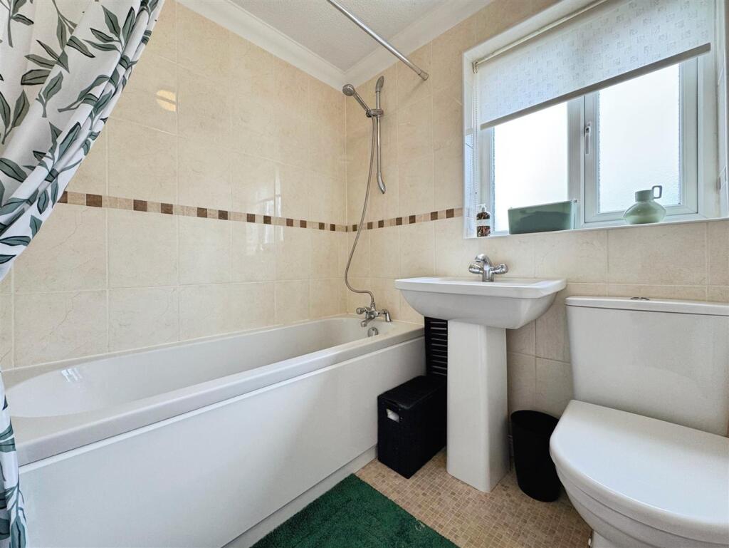 5287d8c5--44C1-9E53-13A2038DFC89-29310-000015CF06C