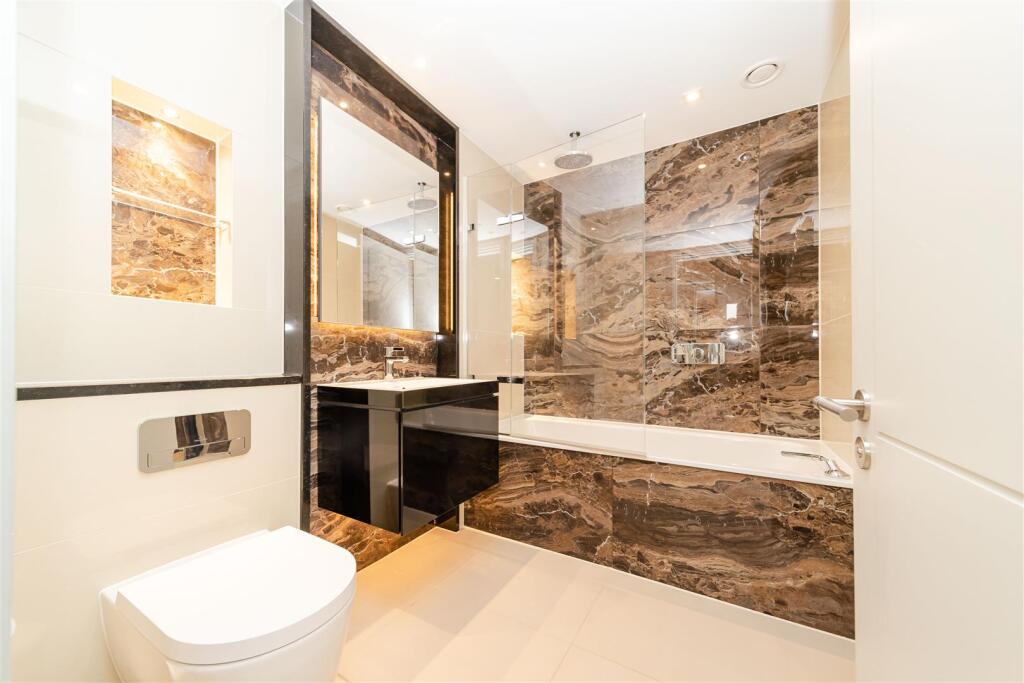 Bathroom           .jpg