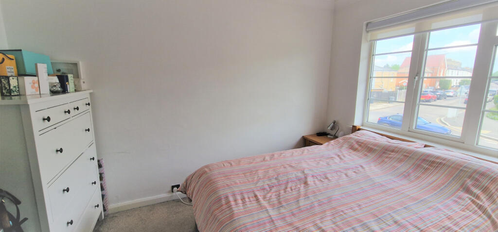 FRONT BEDROOM