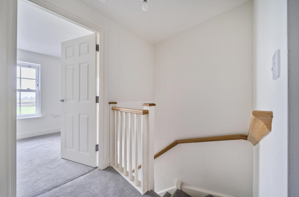 1389193-18-694011...