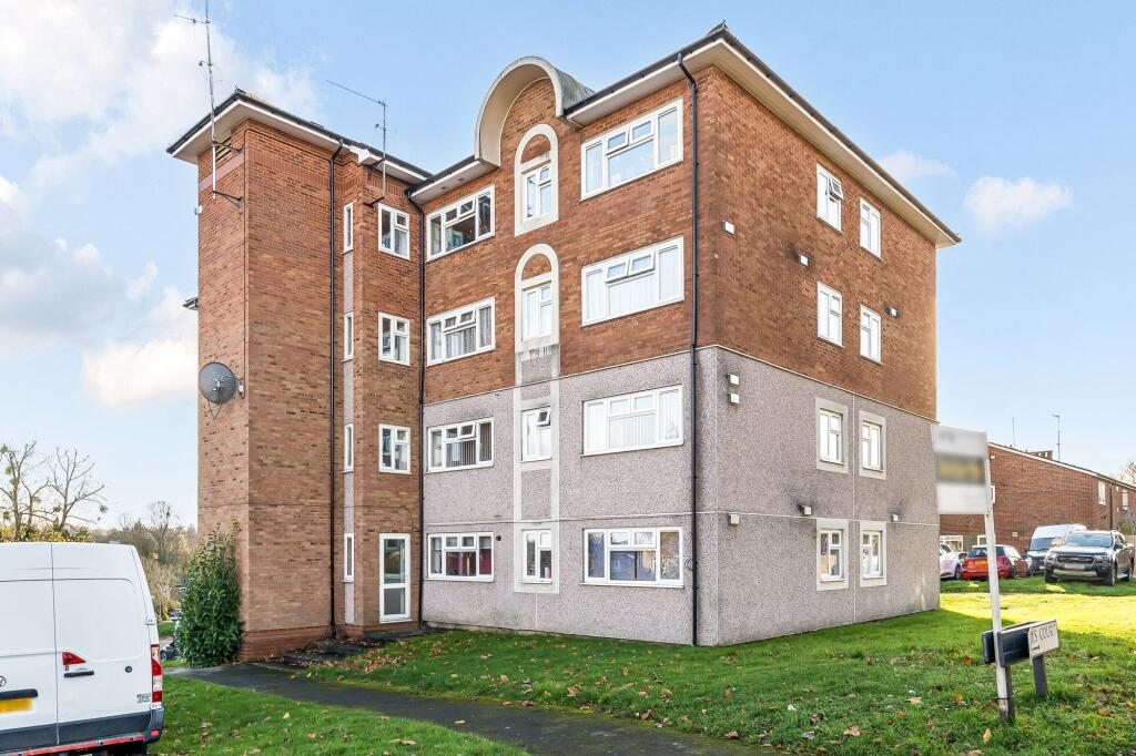 The Chantrys, Farnham, GU9