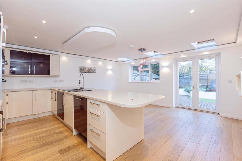 Courtlands Close_22.jpg