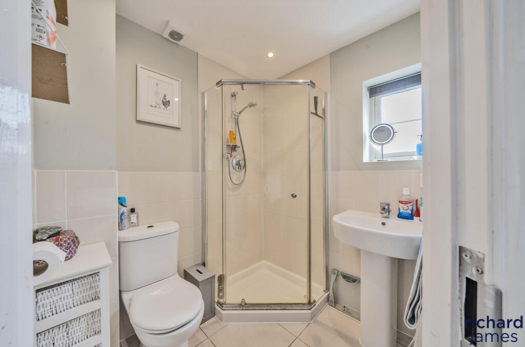 b6d62803-5a94-4c9...