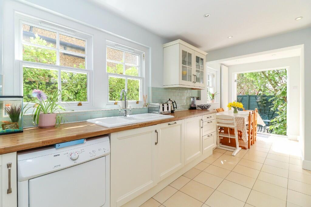 Kitchen/breakfast rm