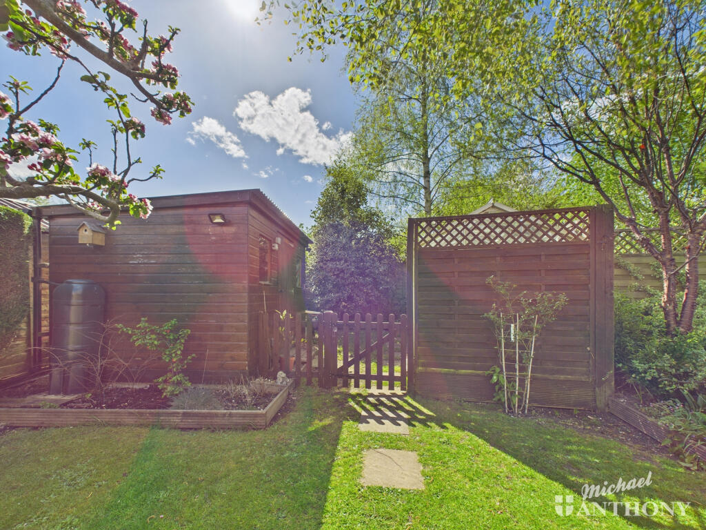 CAM03218G0-PR0611-STILL017
