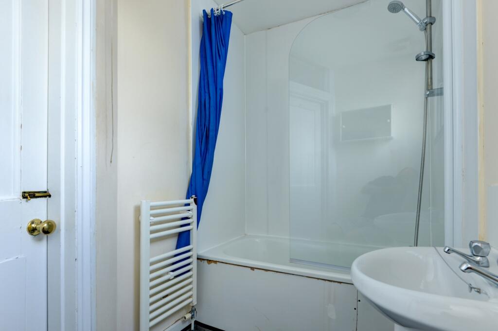 BATHROOM (2)