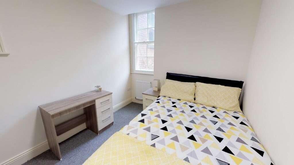 Flat_7_8_St_James_Row