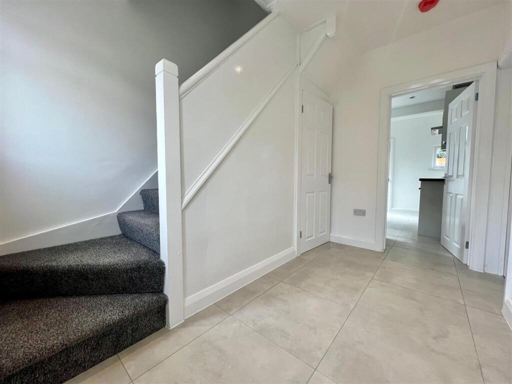 ENTRANCE HALLWAY