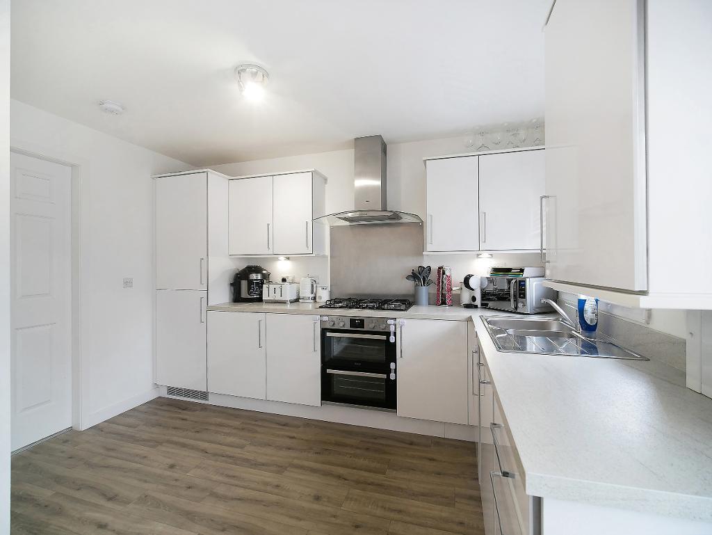 Kitchen/ Dining Area