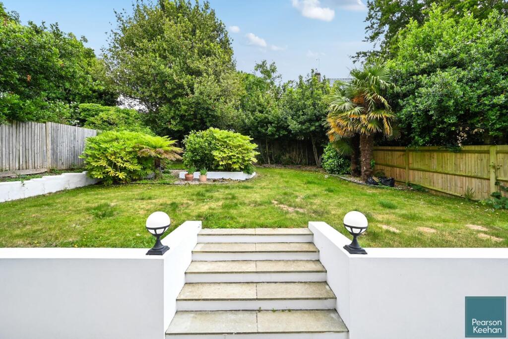 31-woodland-drive-bn3 (29)  .jpg