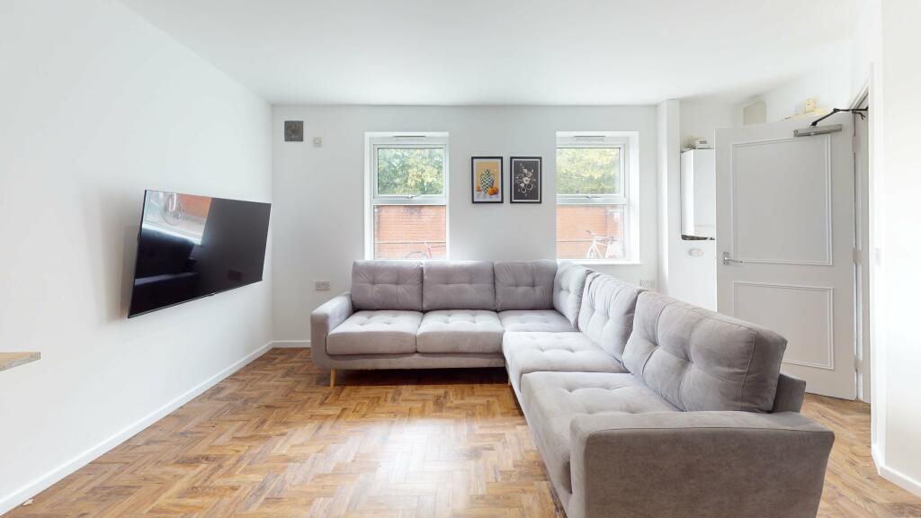 43-Lenton-Blvd-Livin