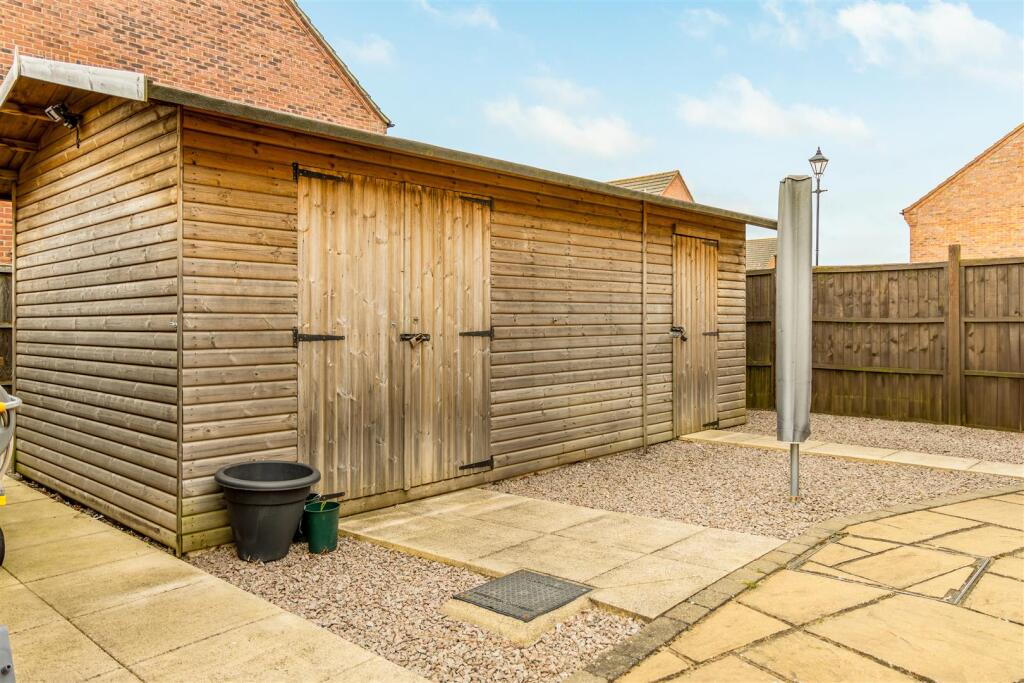 28 Ashton Hall Drive (Wyberton)-12.jpg