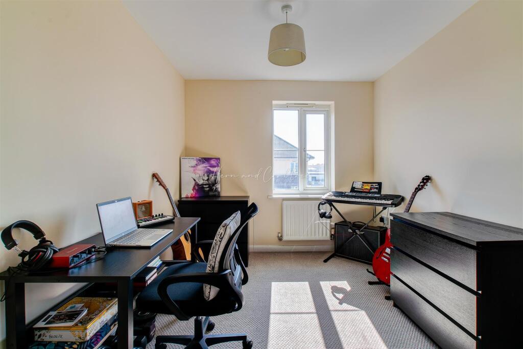 Ffordd James Mcghan, HernCrabtree (1).jpg