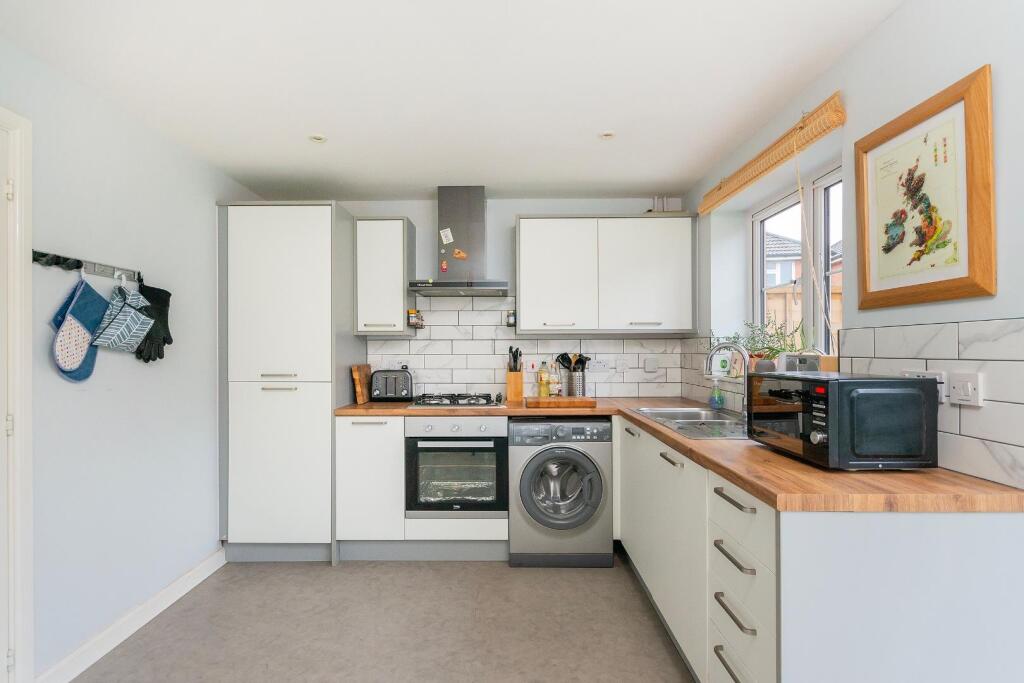 0T3RAN - Kitchen B.jpg