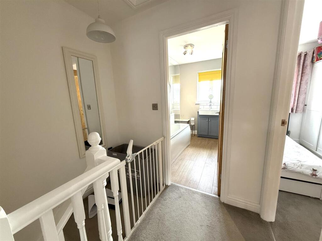 5 york close landing.jpeg