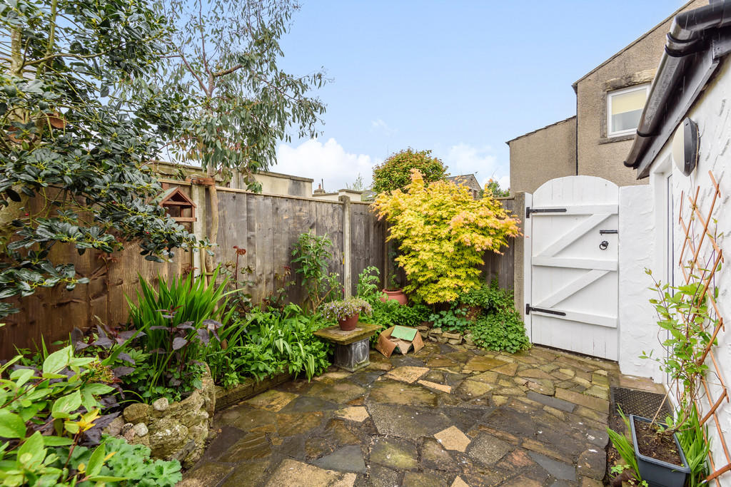 Rear garden/ pati...