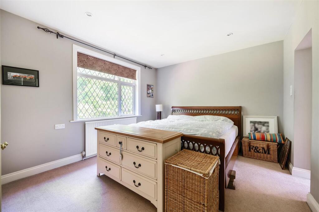 1295983-29-68305d2a0fc21-ARW .jpg