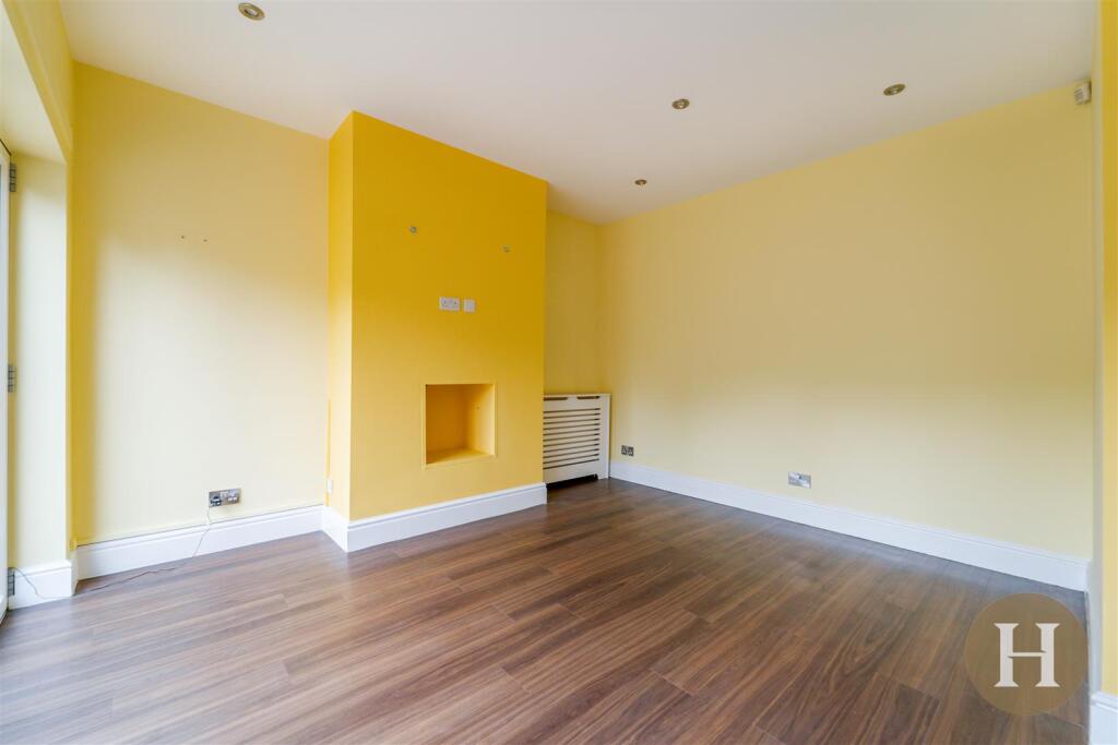 Hadleigh Estate Agents-31.jpg