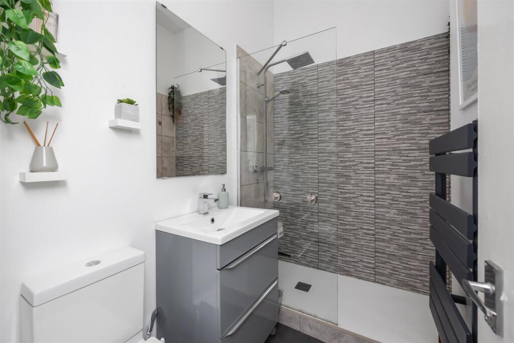 Shower room.jpg