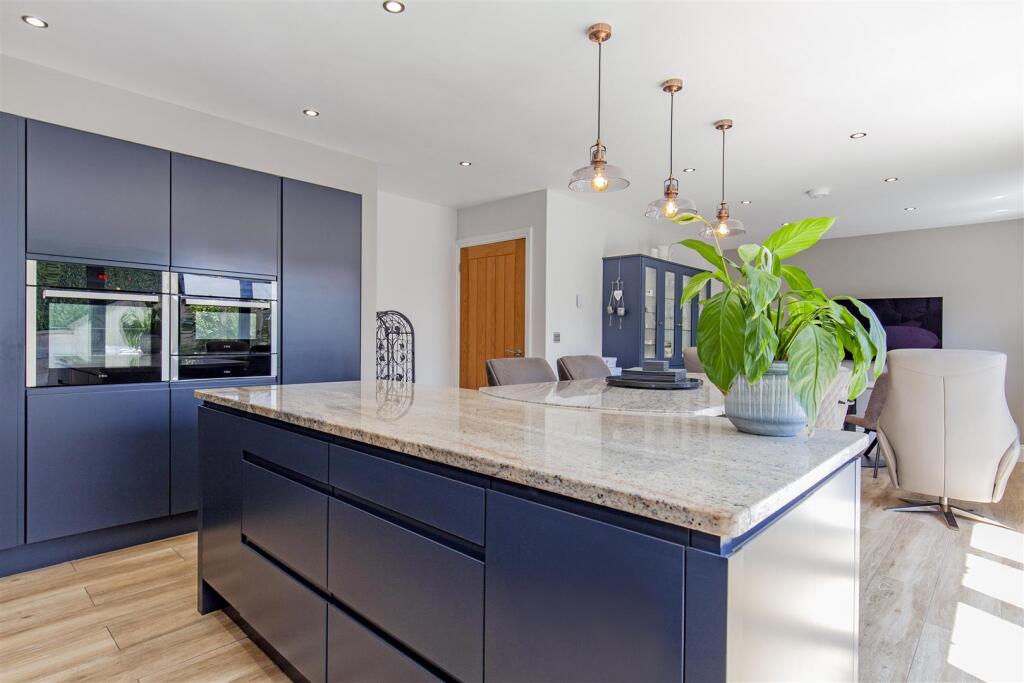 Kitchen-8.jpg