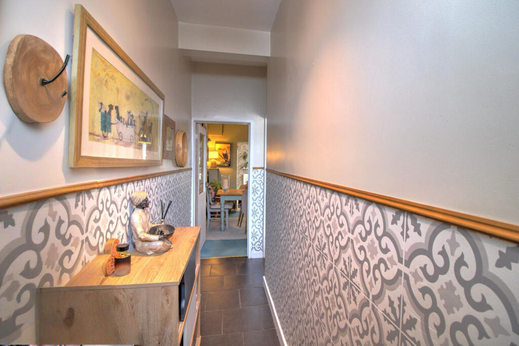 IMG_5271_2_3Interior3_Fotor