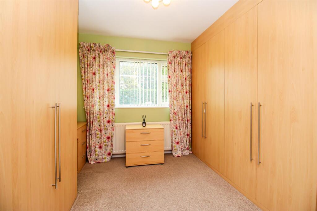DRESSING ROOM