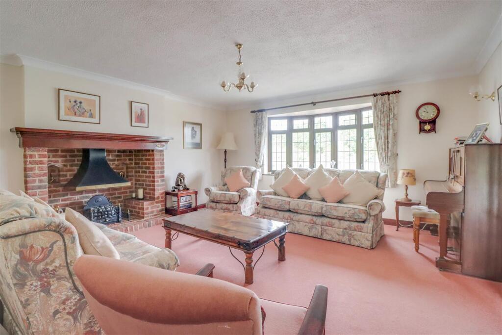 35 RIVERSIDE WALK WICKFORD-15.jpg