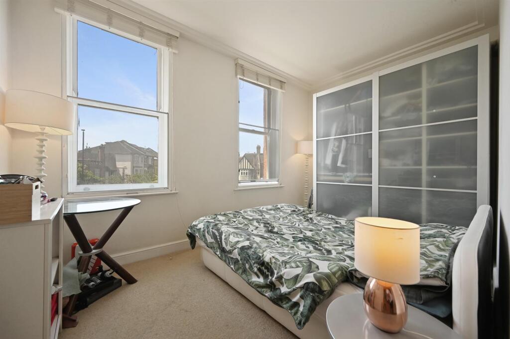 RCLR- flat 3, 310 finchley road- bedroom 3 (1).jpg
