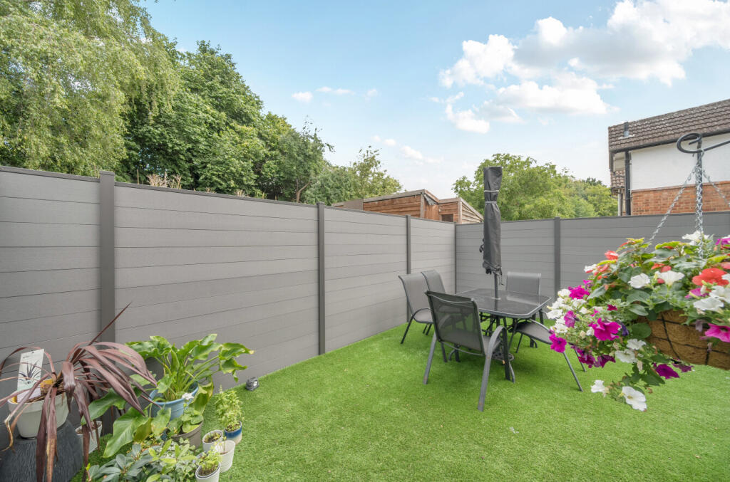 1309838-4-685d105...