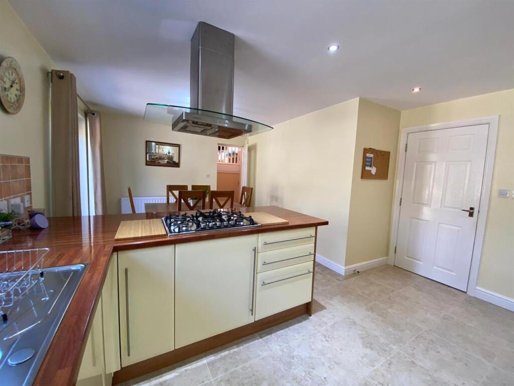 Open Plan Kitchen &amp; Dining Room