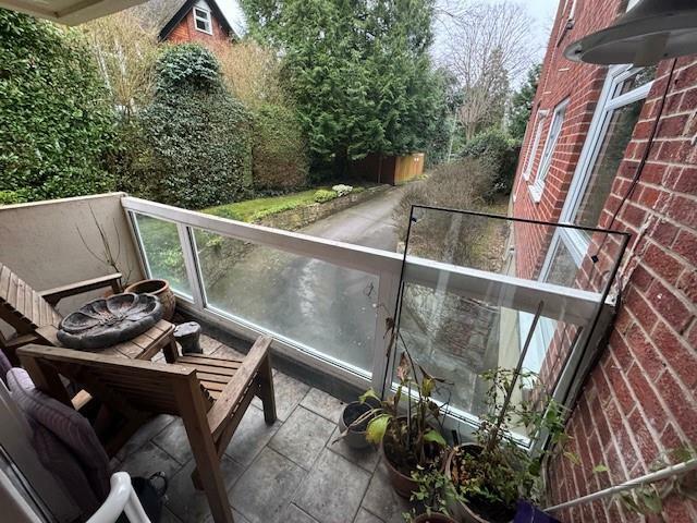 BALCONY.jpg