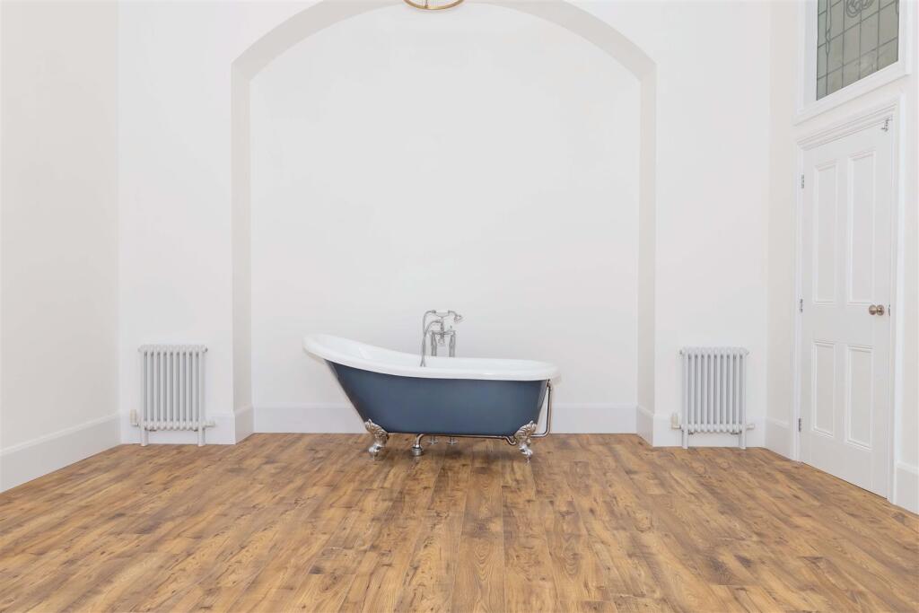 Adelaide Crescent_2.jpg