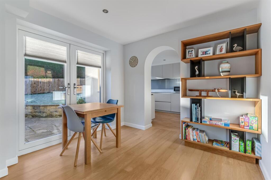Living Area 2.jpg