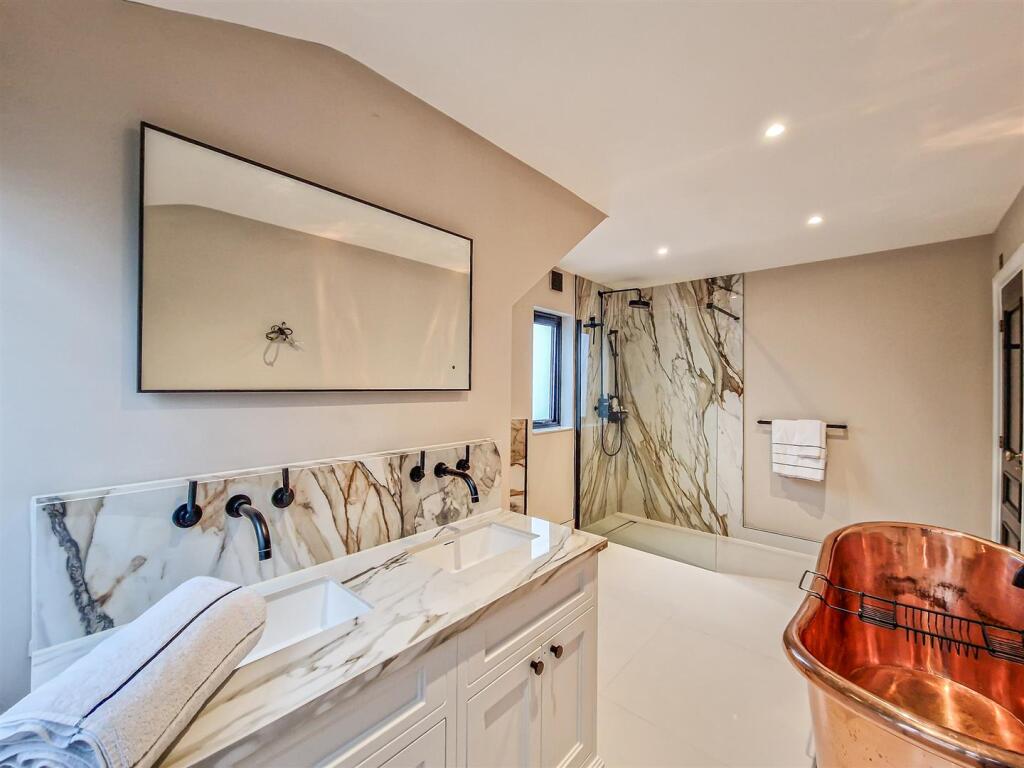 gorgeous family bathroom