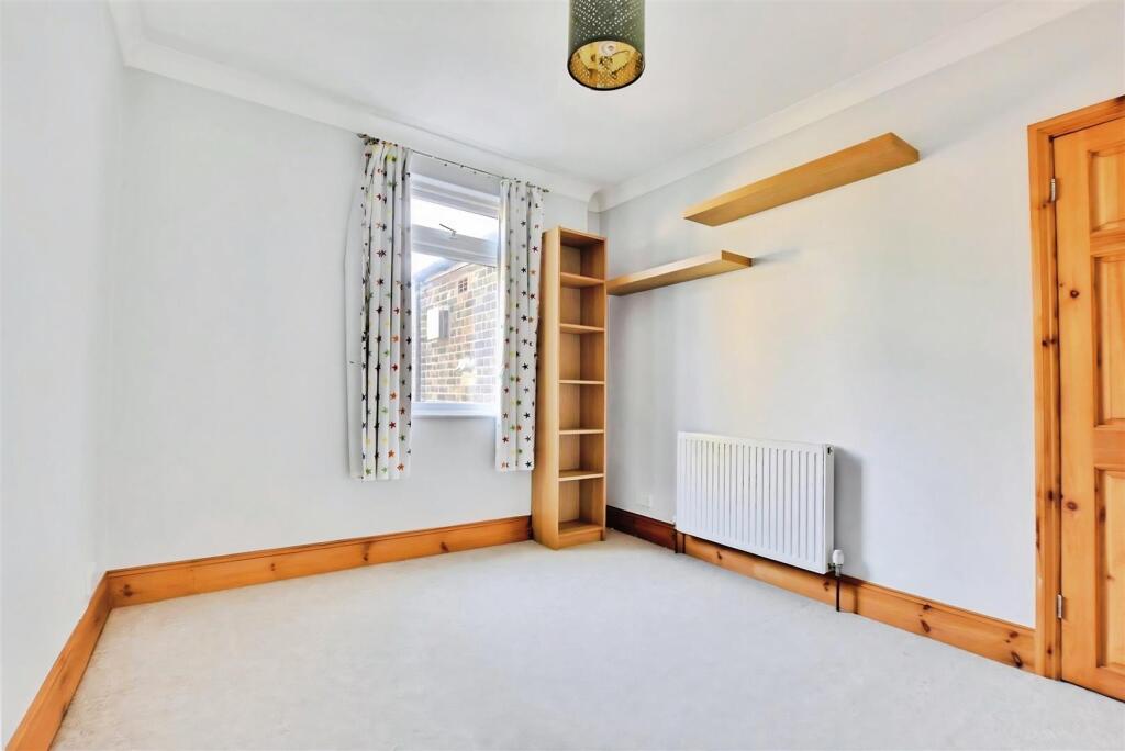 1b3c23db-bedroom2.jpg