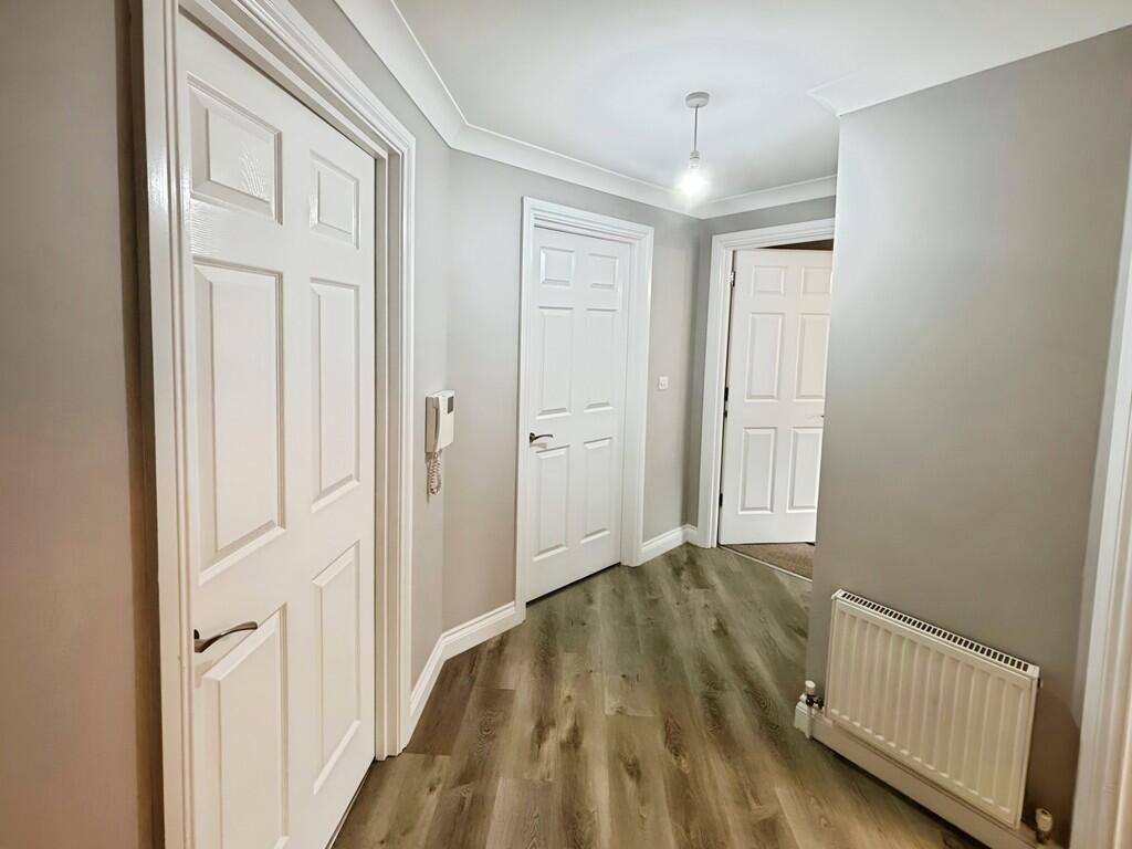 aa6b14d9-hallway