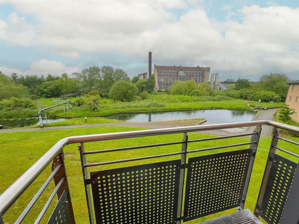 West Cotton Close, Northampton