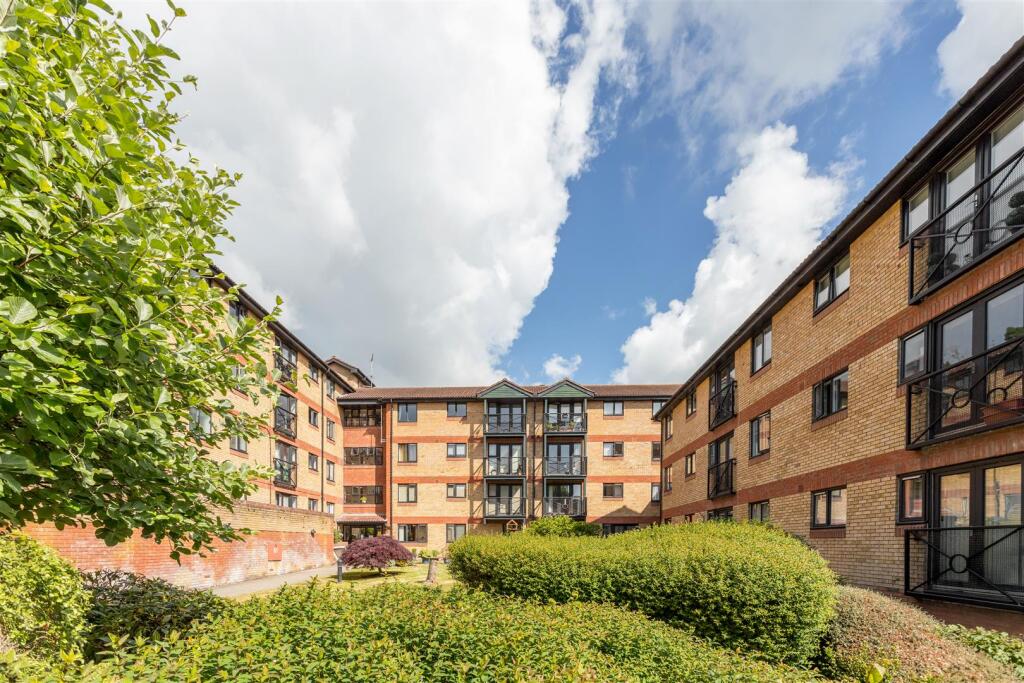 100 Windsor Court-24.jpg