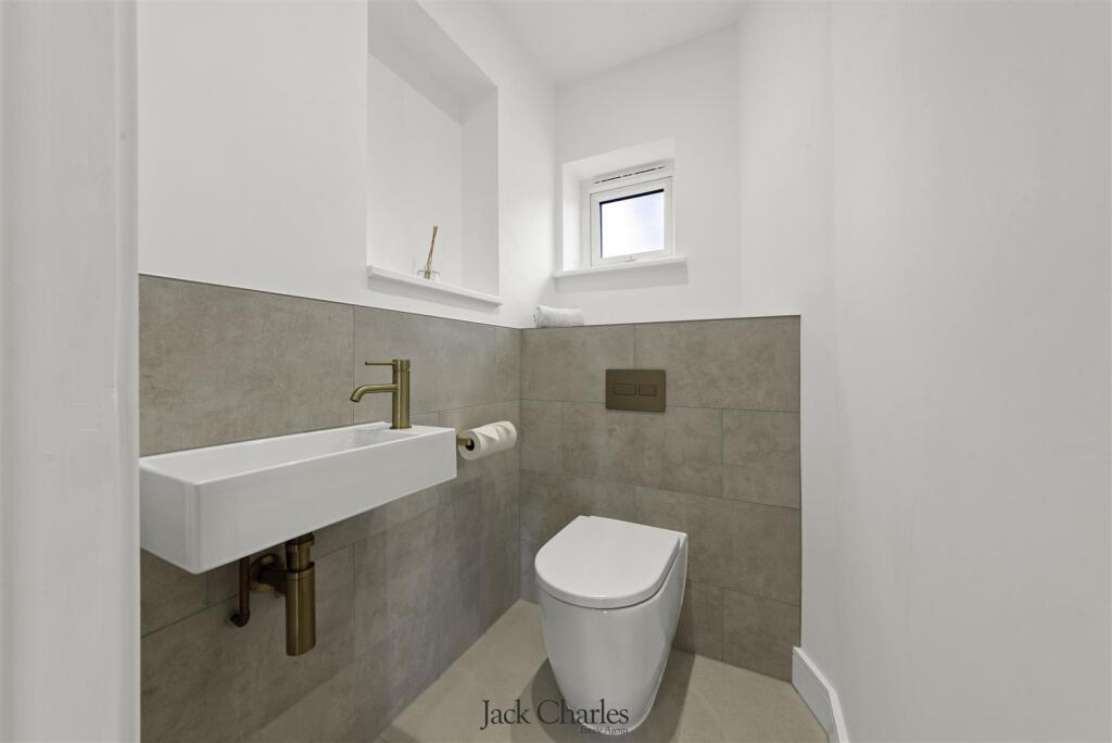 8 Old Hadlow Road 25.JPG