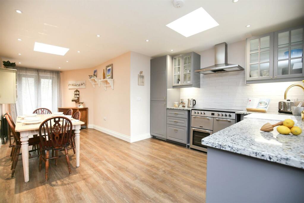 Dining area.jpg