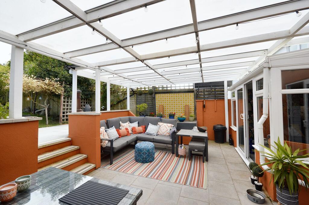 Outdoor Living / Kitchen Area