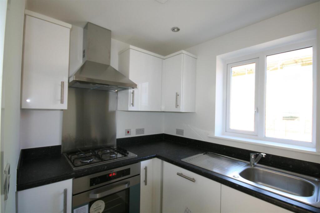 Laurence Hamilton kitchen.JPG