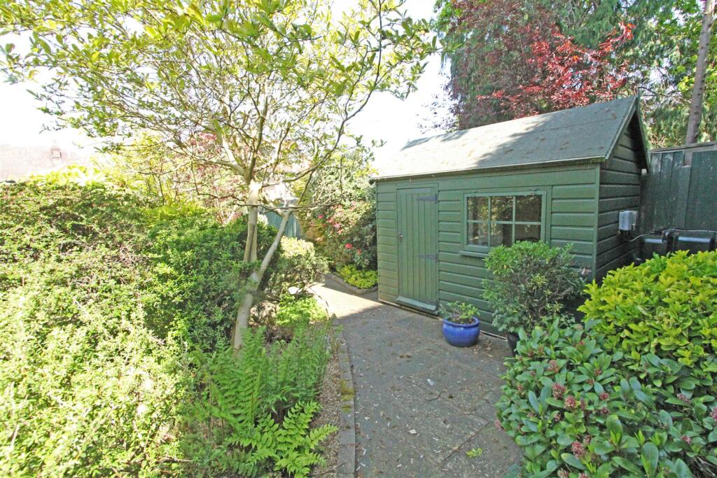 IMG_5093 shed.jpg