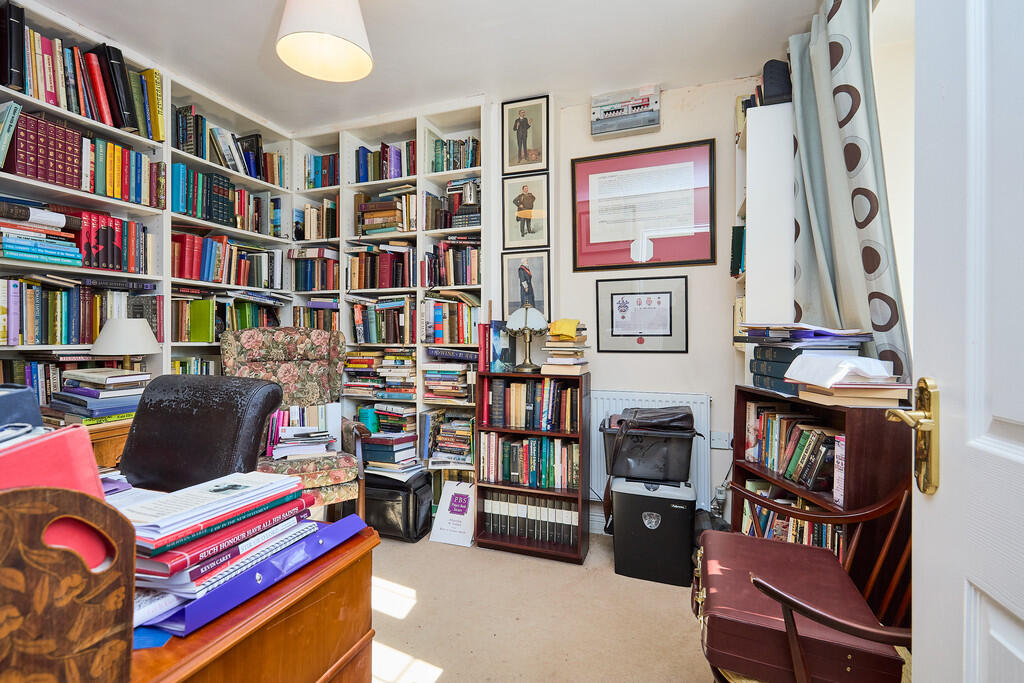 Edward Knight 202...