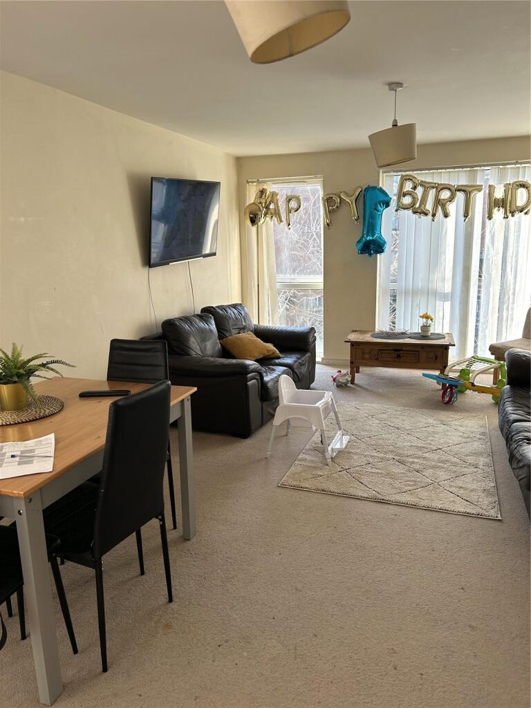 Living/Dining Area